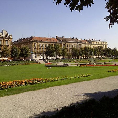 Zagrebrent Apartments Exteriör bild